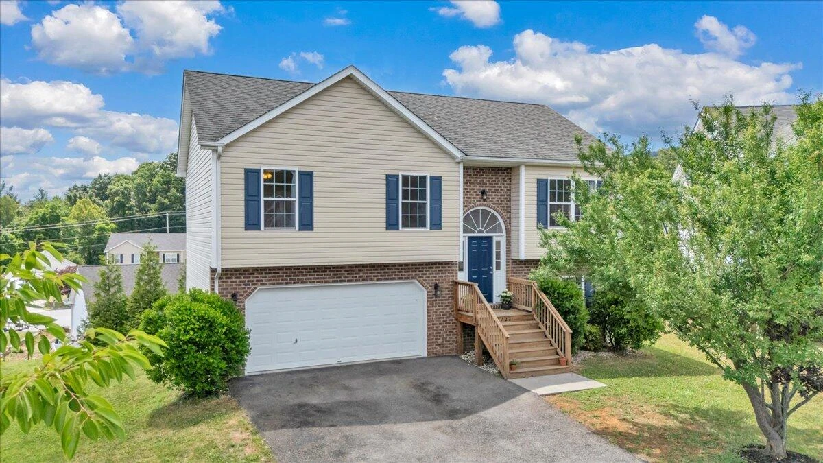 2722 Paddington Station LN