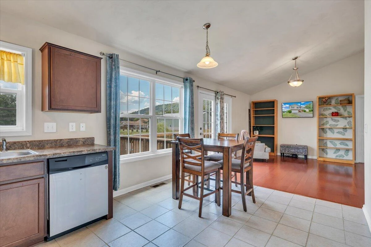 2722 Paddington Station LN - Photo 14