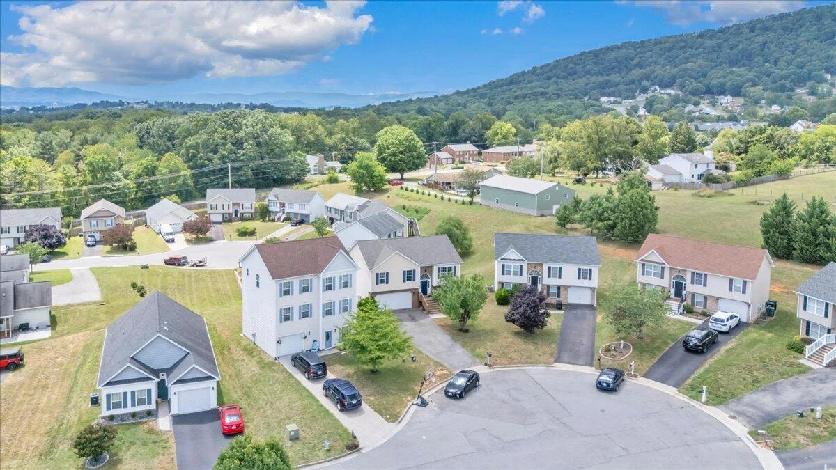 2722 Paddington Station LN - Photo 45