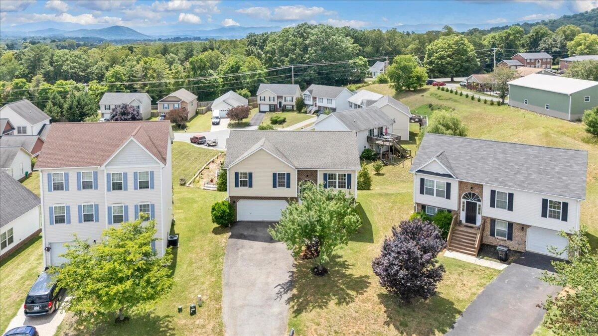 2722 Paddington Station LN - Photo 49