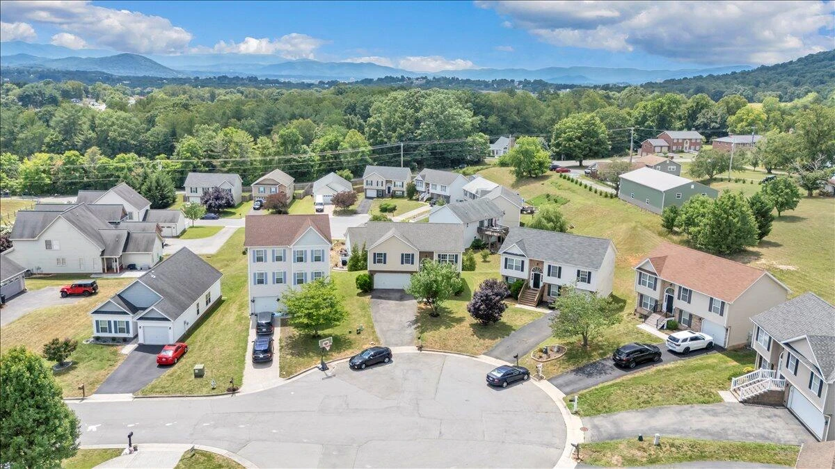 2722 Paddington Station LN - Photo 51