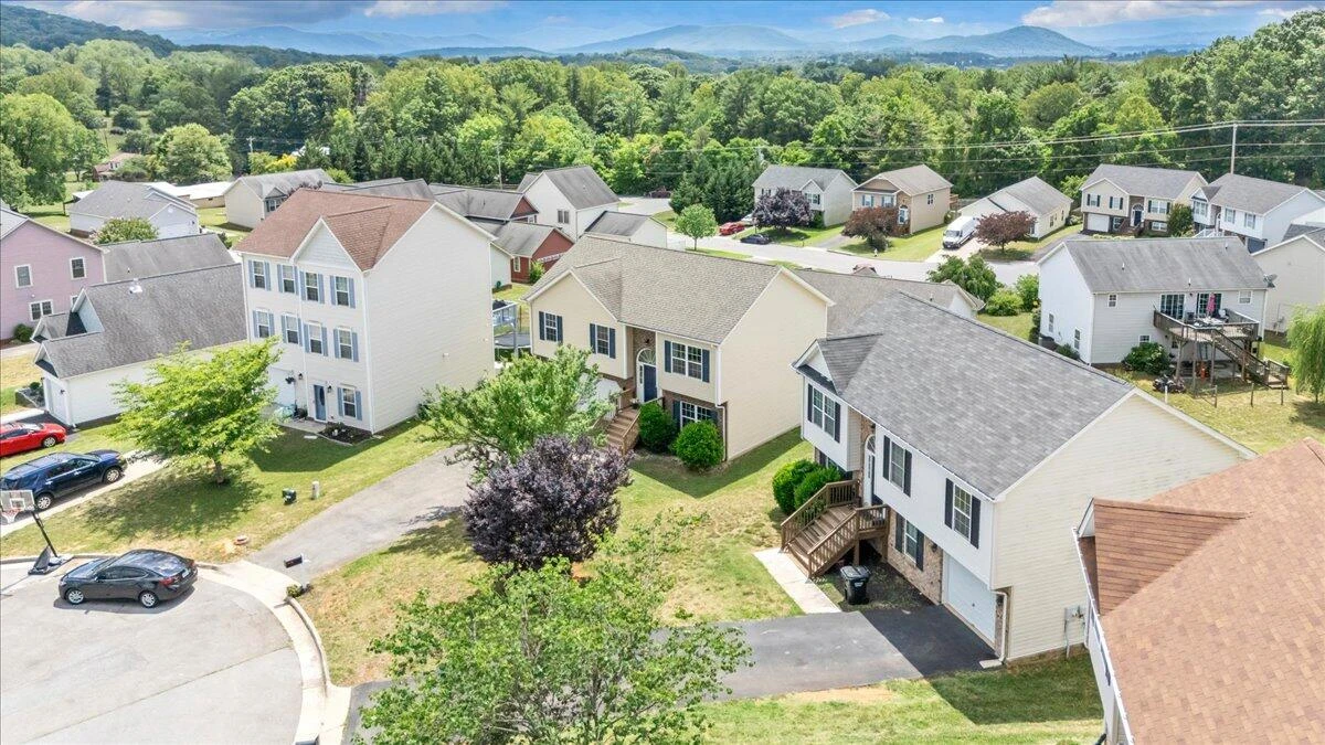 2722 Paddington Station LN - Photo 56