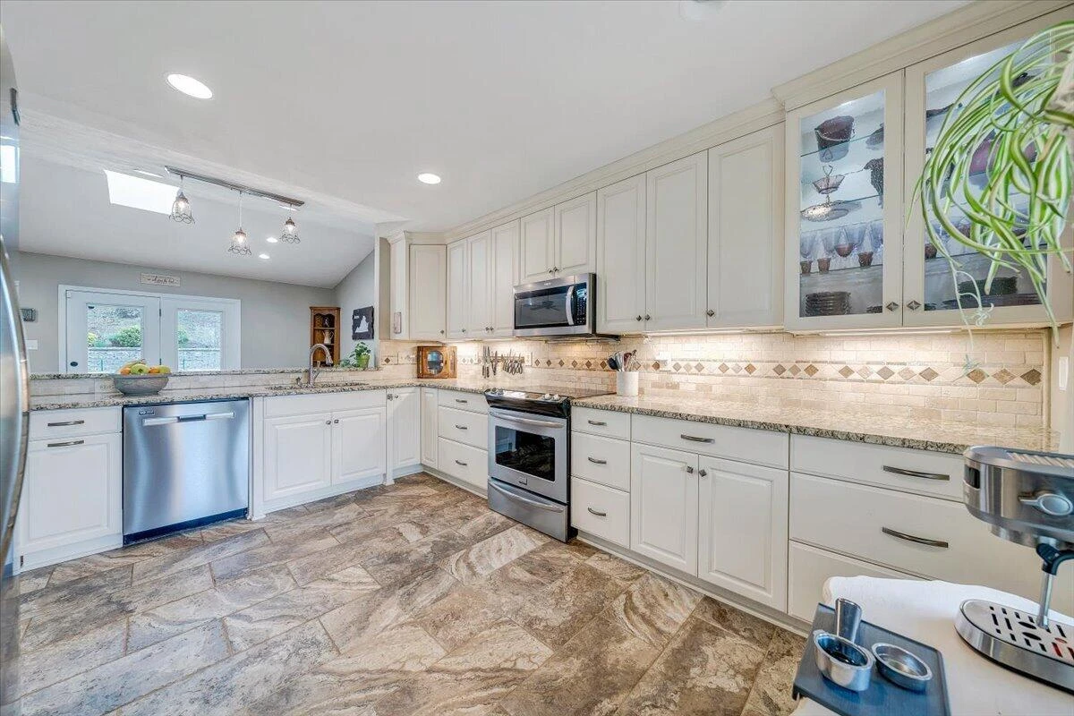 856 Ridge Mountain DR - Photo 10