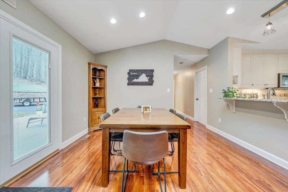 856 Ridge Mountain DR - Photo 14