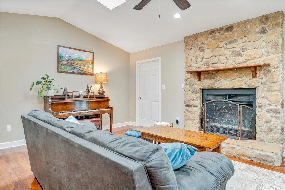 856 Ridge Mountain DR - Photo 17