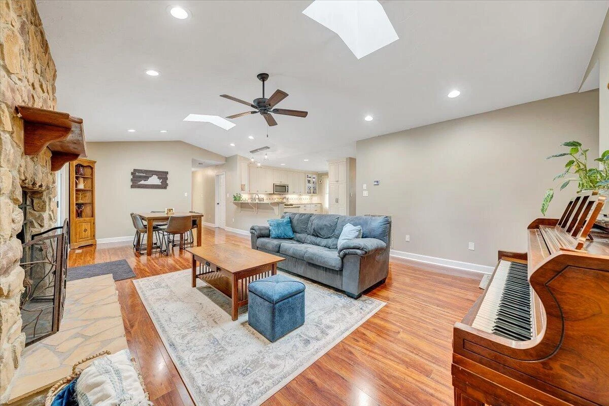 856 Ridge Mountain DR - Photo 18