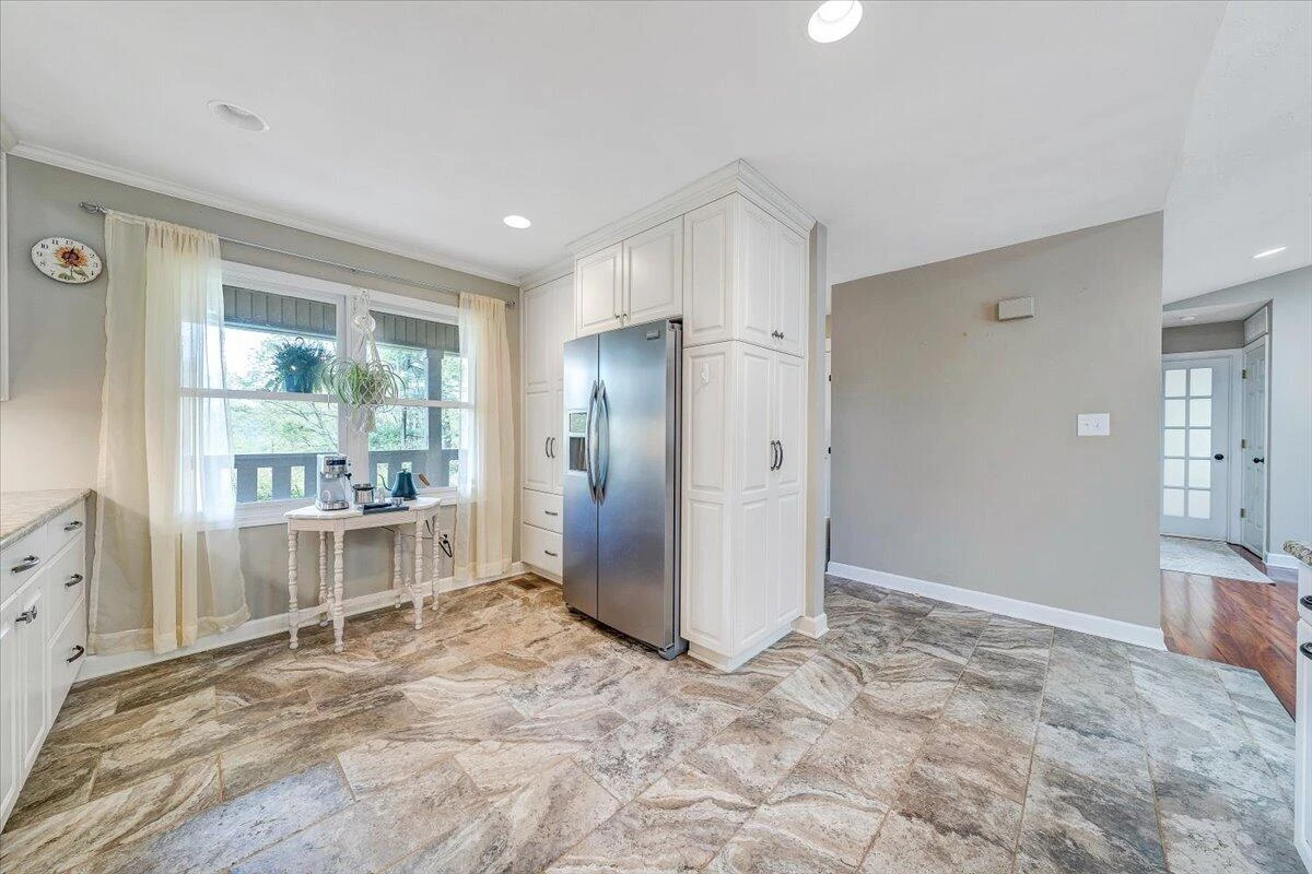 856 Ridge Mountain DR - Photo 9