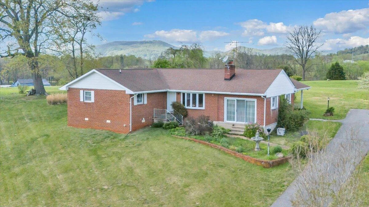 4315 W Lynchburg Salem Tpke