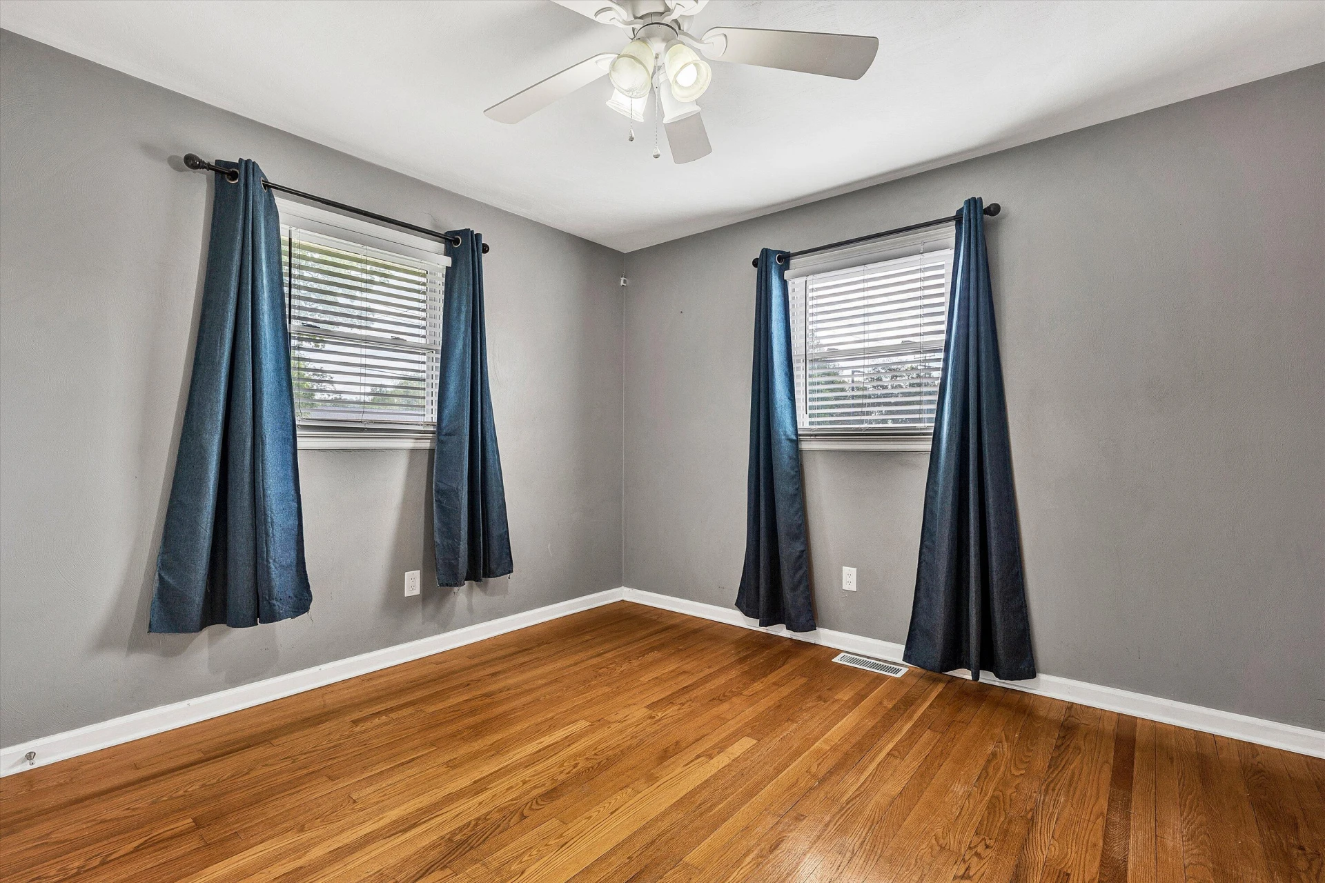 10640 Stewartsville RD - Photo 14