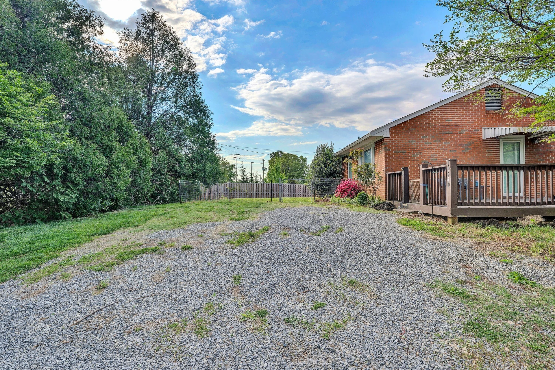 10640 Stewartsville RD - Photo 32
