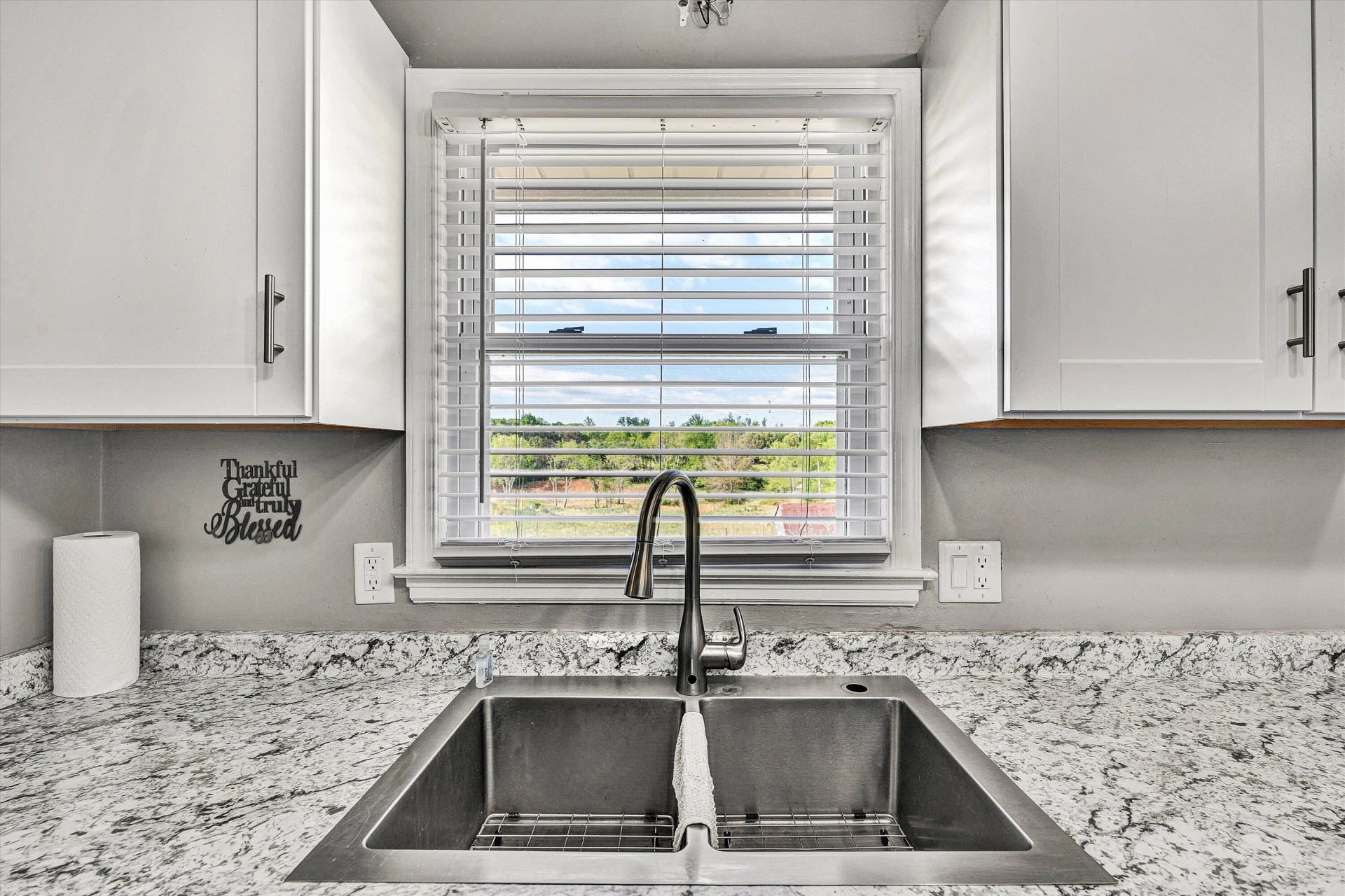 10640 Stewartsville RD - Photo 9