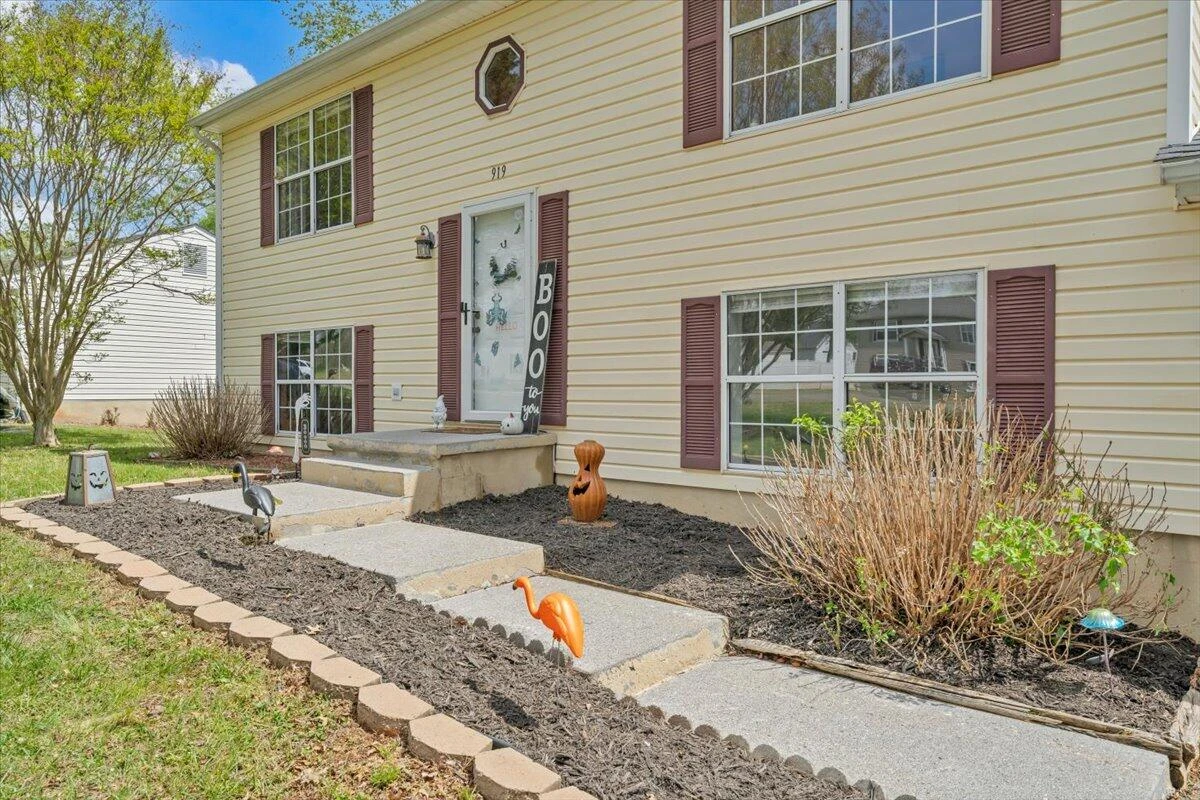 919 Bolejack BLVD - Photo 2