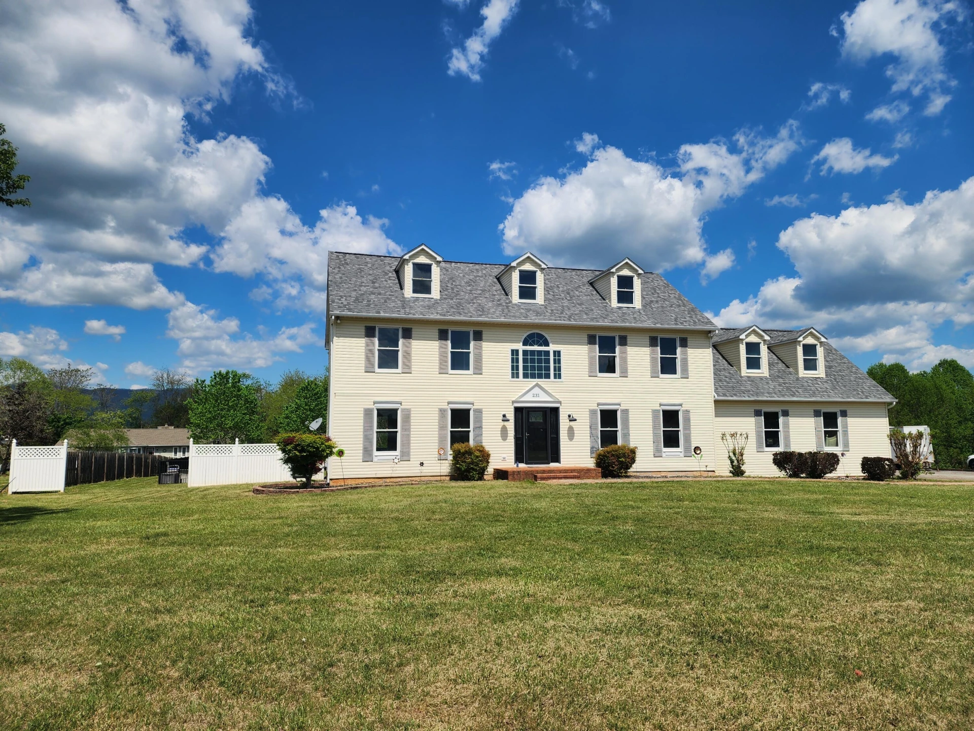 231 Teel CT - Photo 2