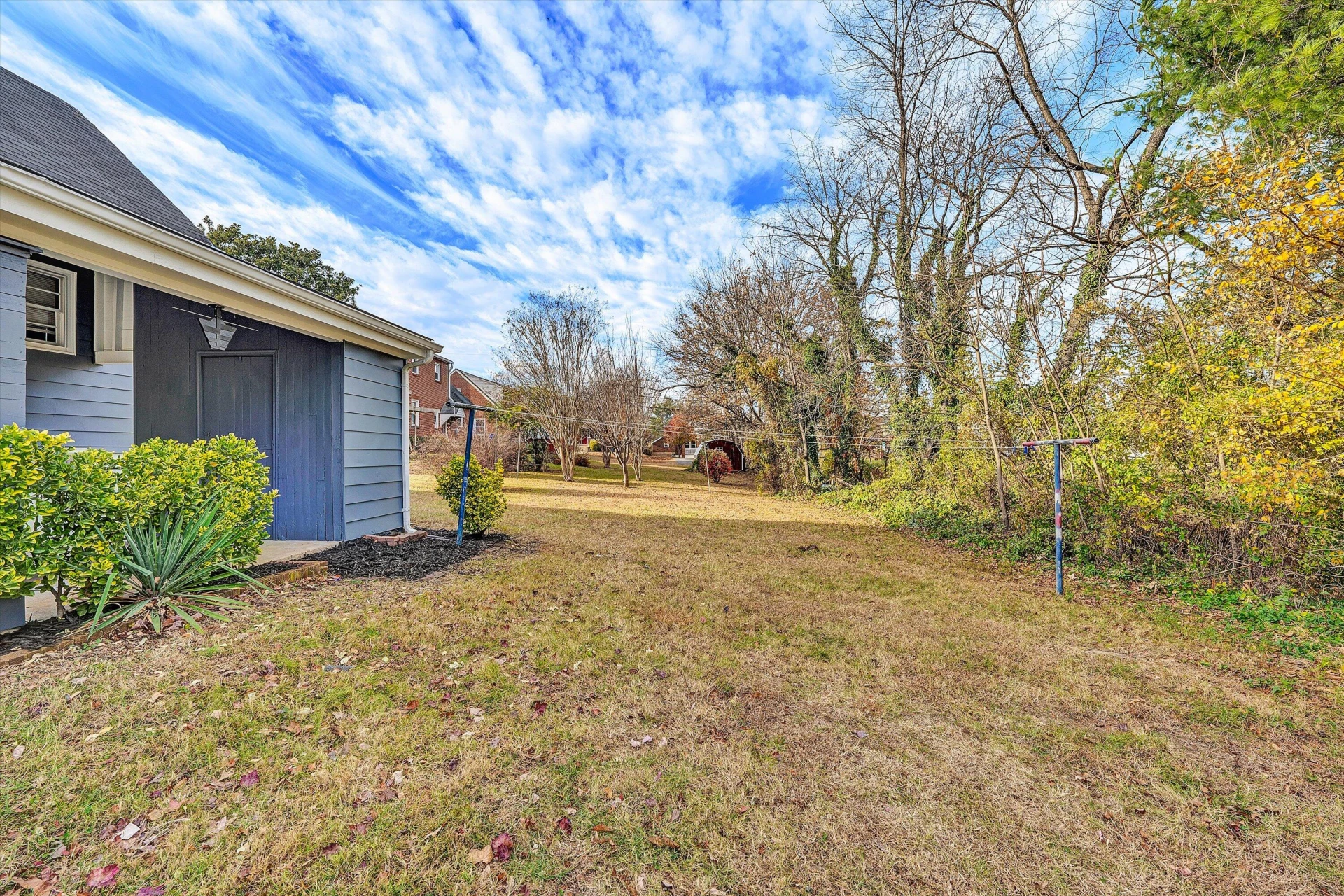 3203 Roundhill AVE NW - Photo 10