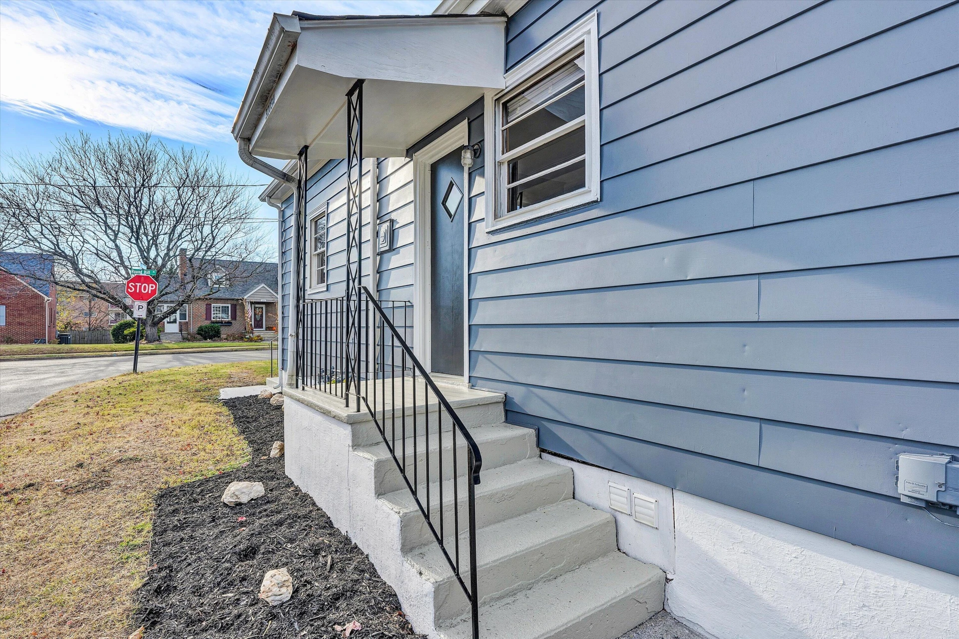 3203 Roundhill AVE NW - Photo 12