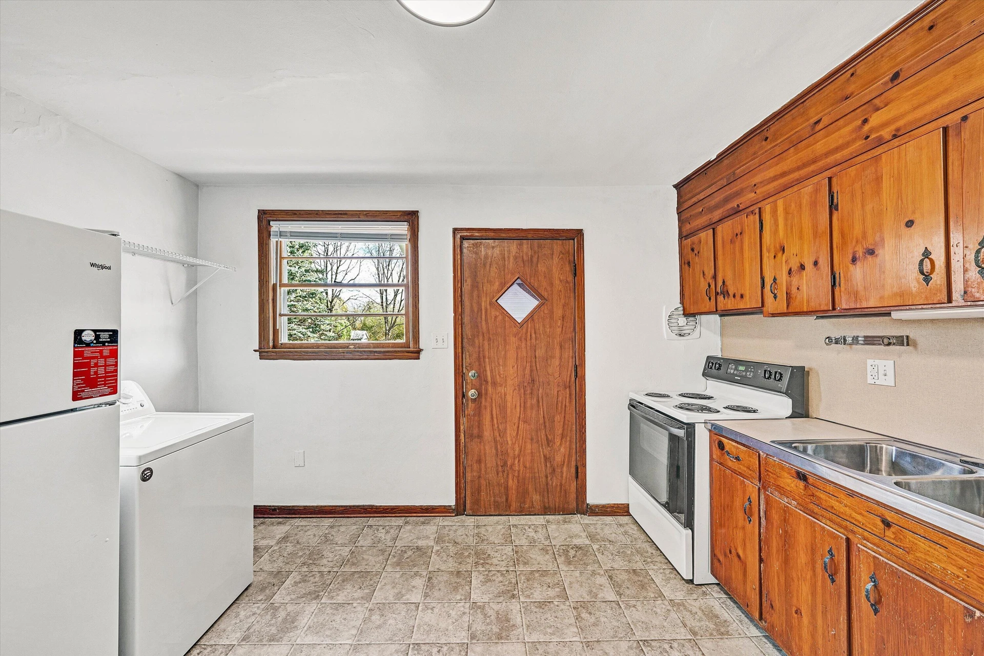 3203 Roundhill AVE NW - Photo 14