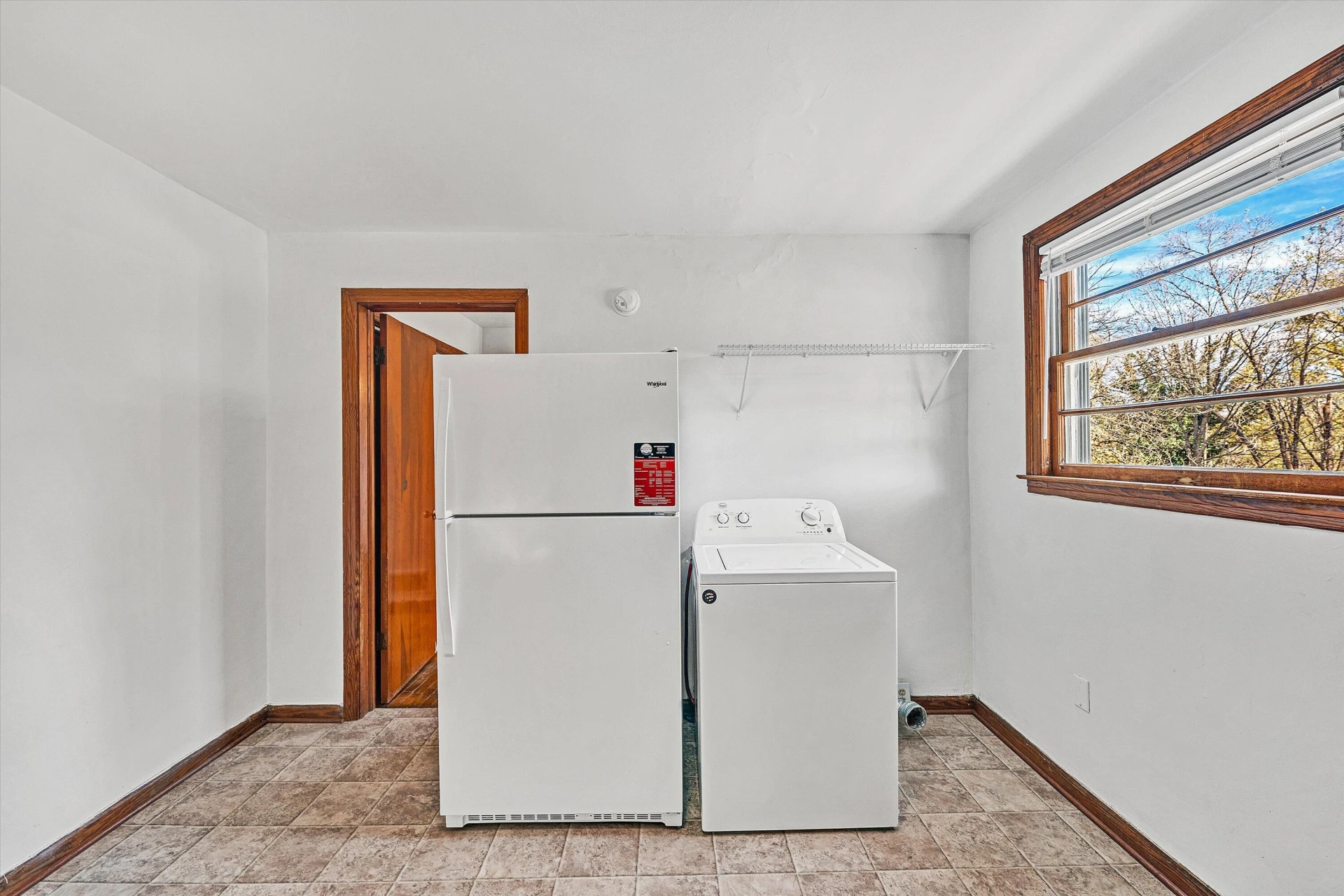 3203 Roundhill AVE NW - Photo 16