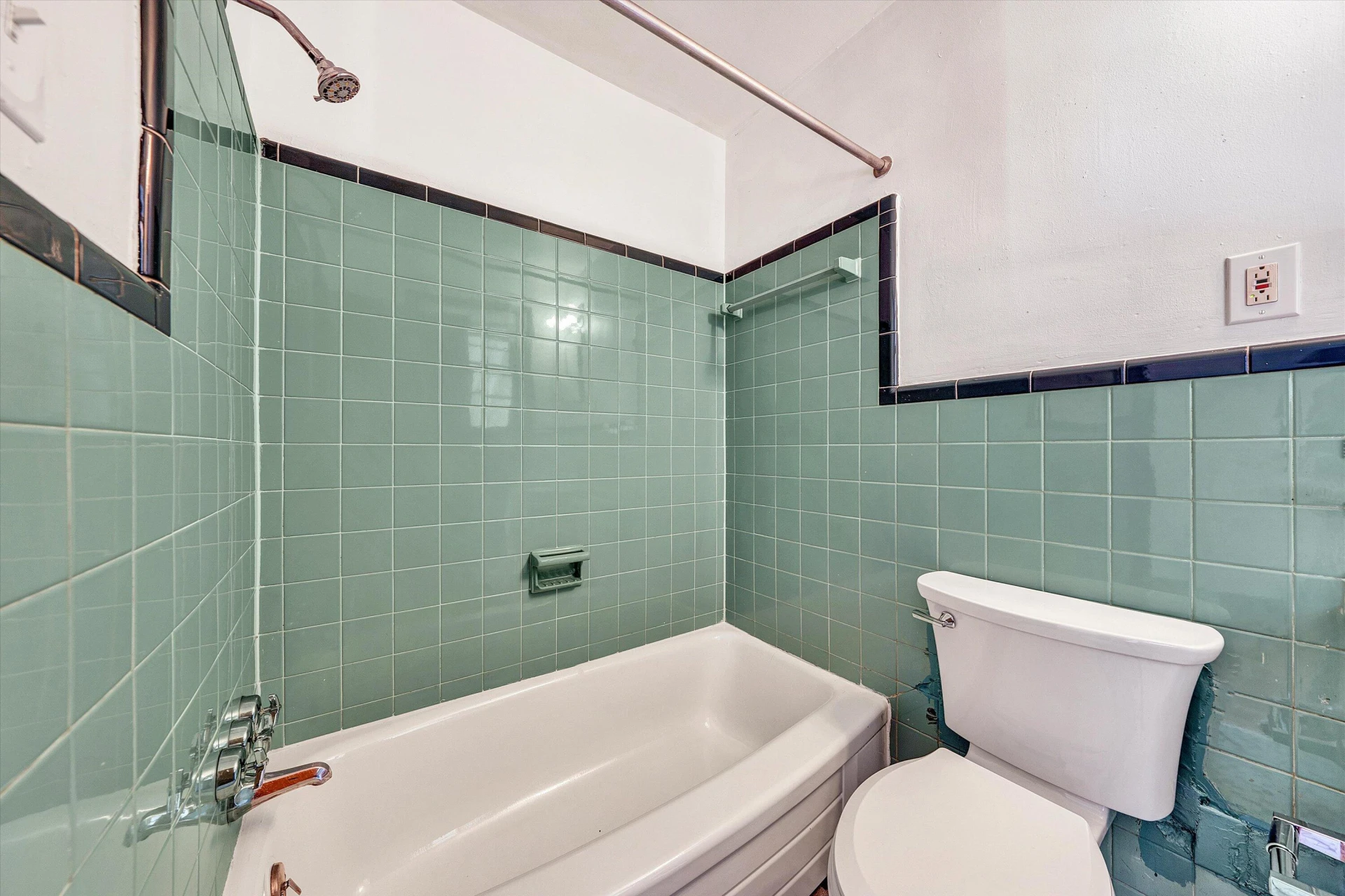 3203 Roundhill AVE NW - Photo 21