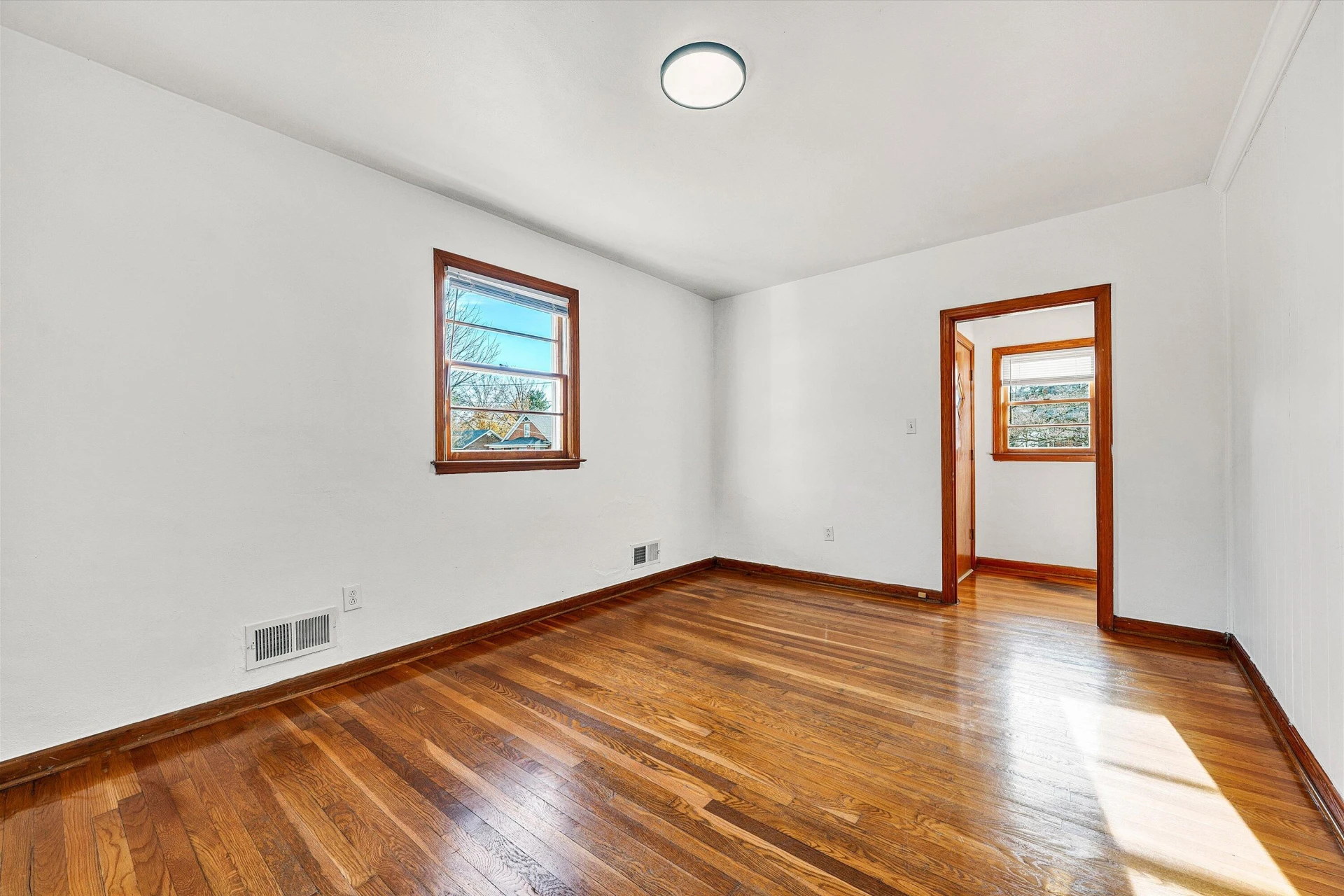3203 Roundhill AVE NW - Photo 24