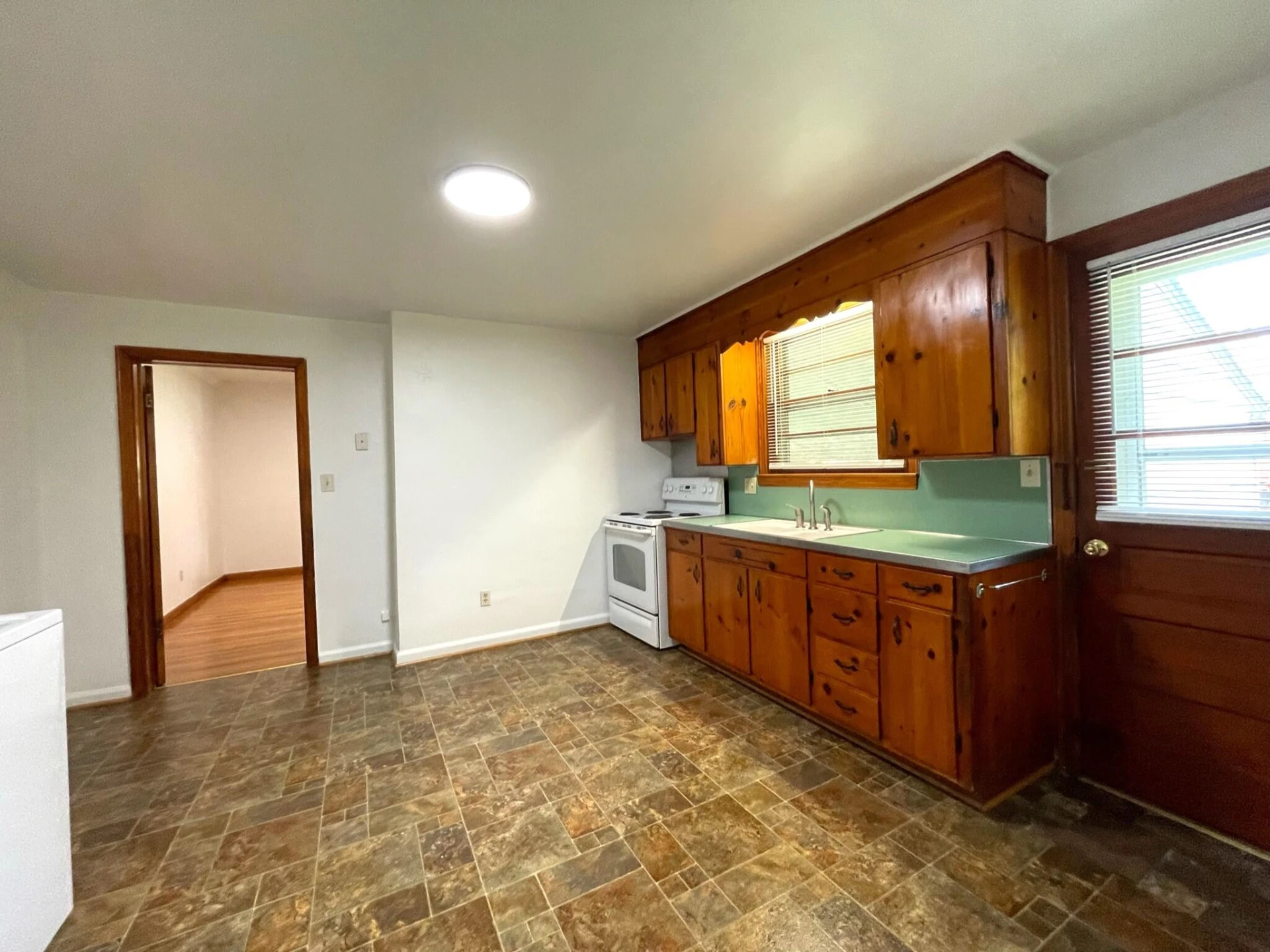 3203 Roundhill AVE NW - Photo 28