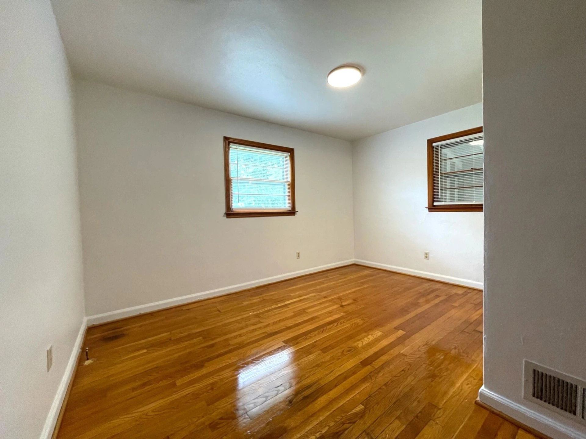 3203 Roundhill AVE NW - Photo 30