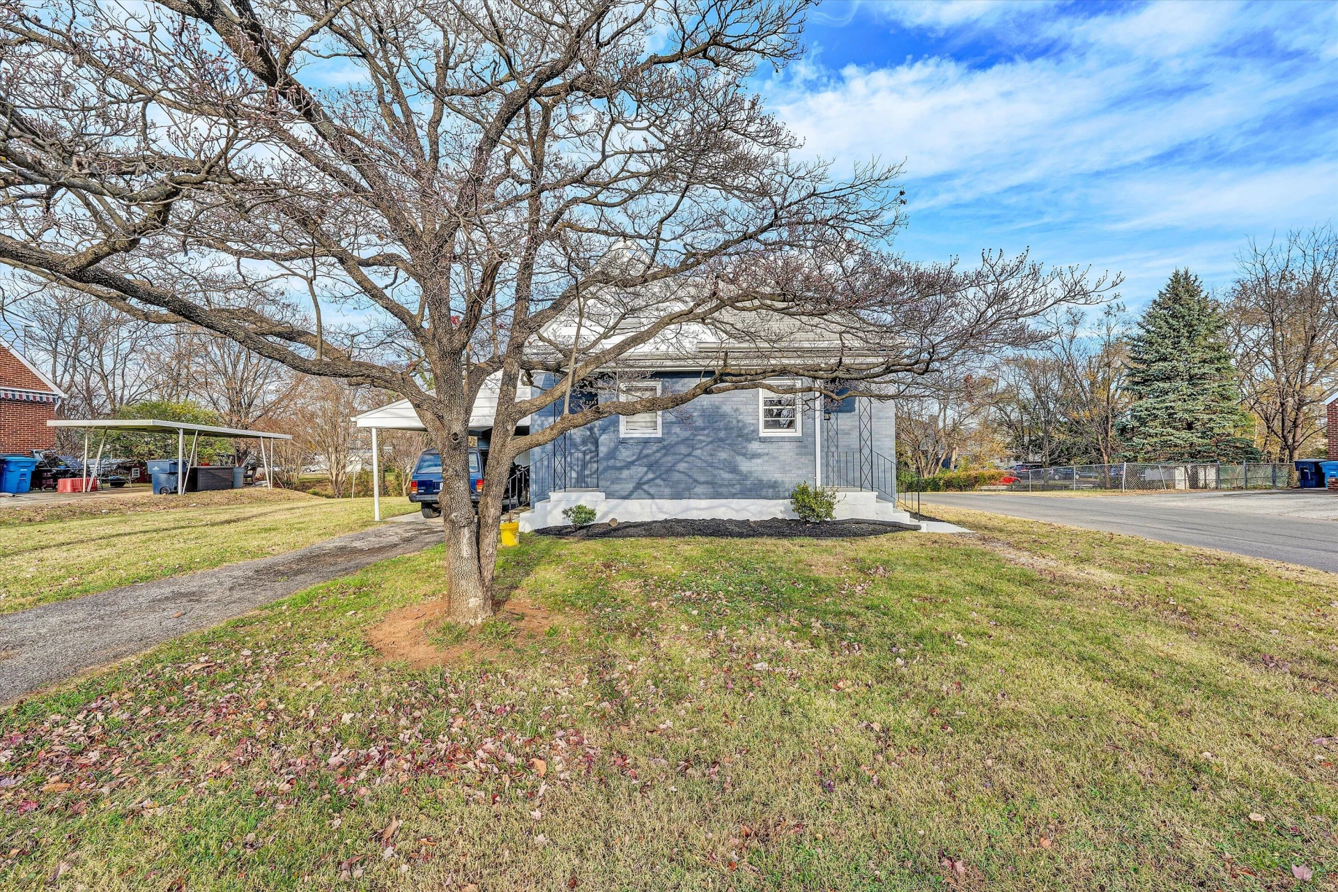3203 Roundhill AVE NW - Photo 5