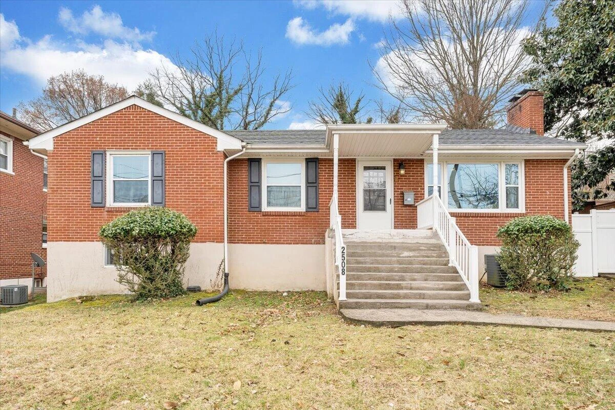 2508 Alberta AVE SW - Photo 2