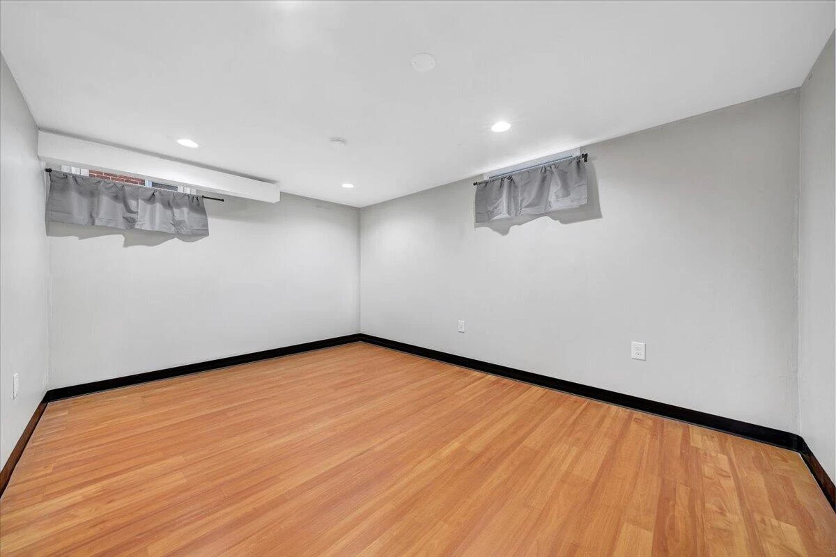 2508 Alberta AVE SW - Photo 38