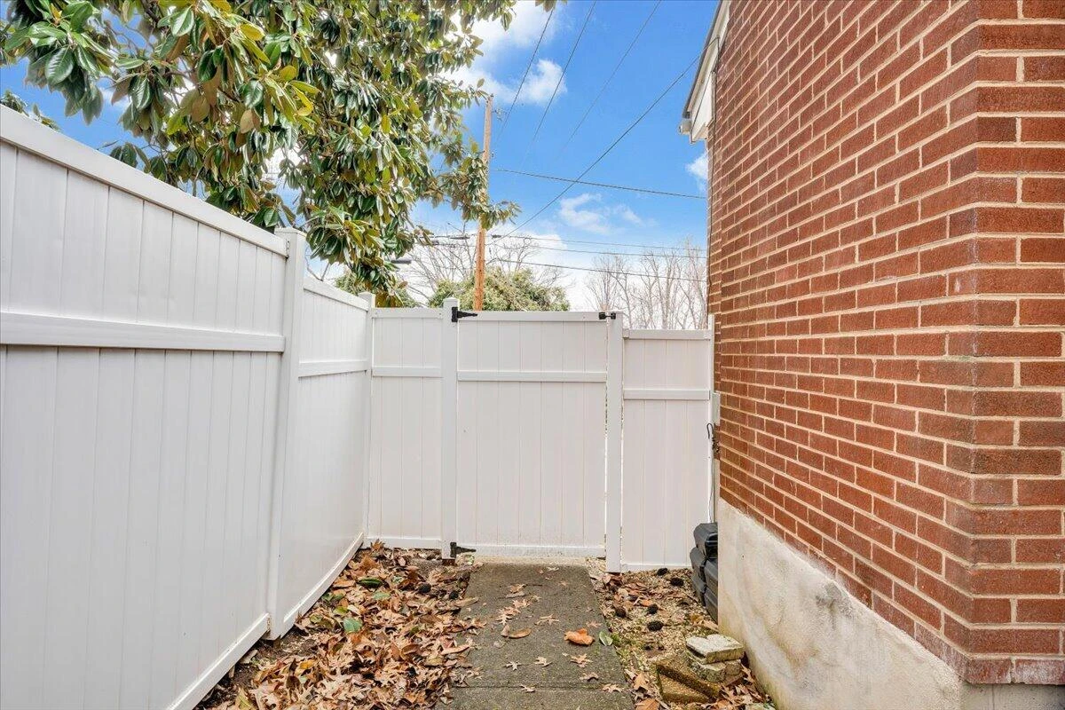 2508 Alberta AVE SW - Photo 54