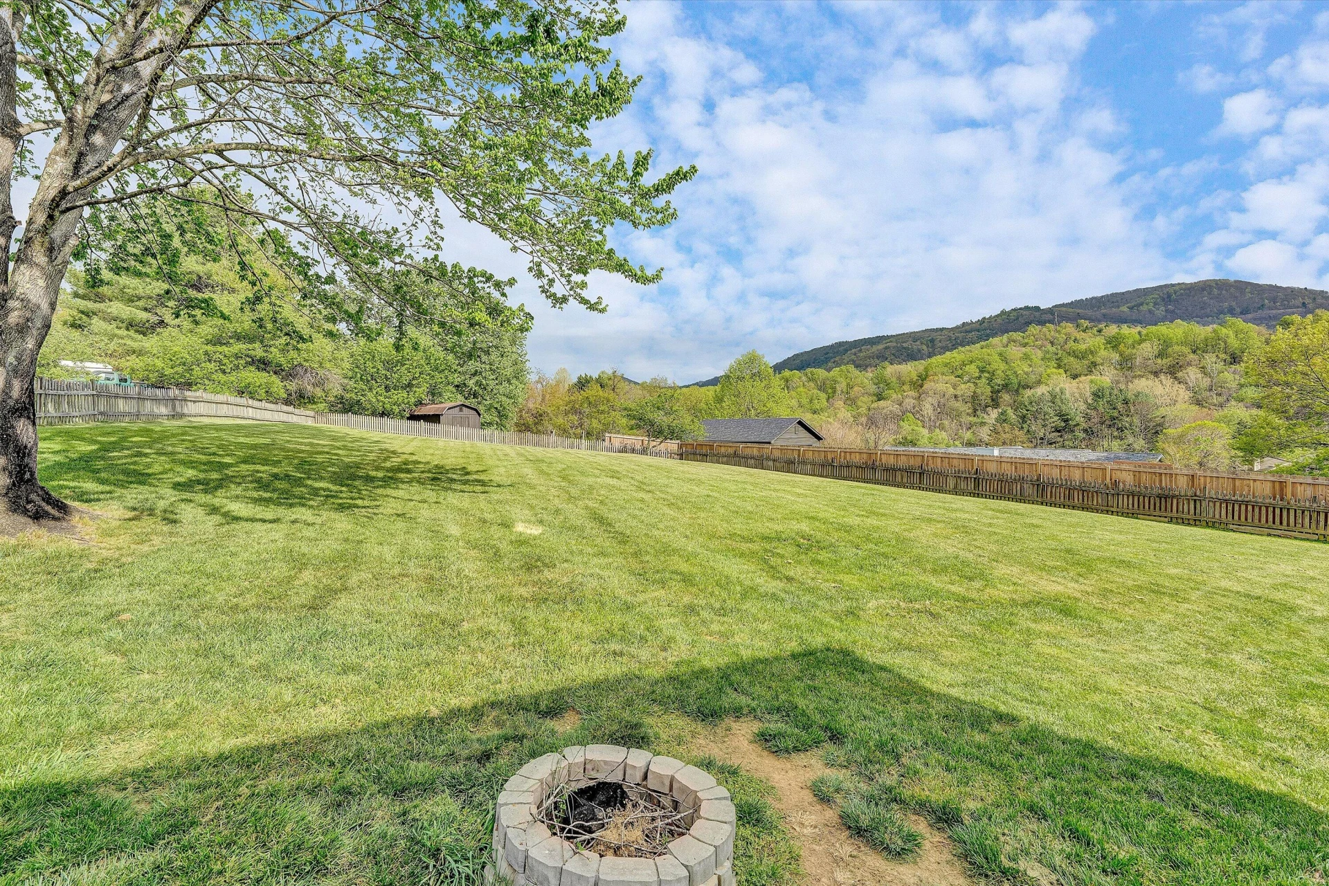 7835 Forest Edge DR - Photo 36