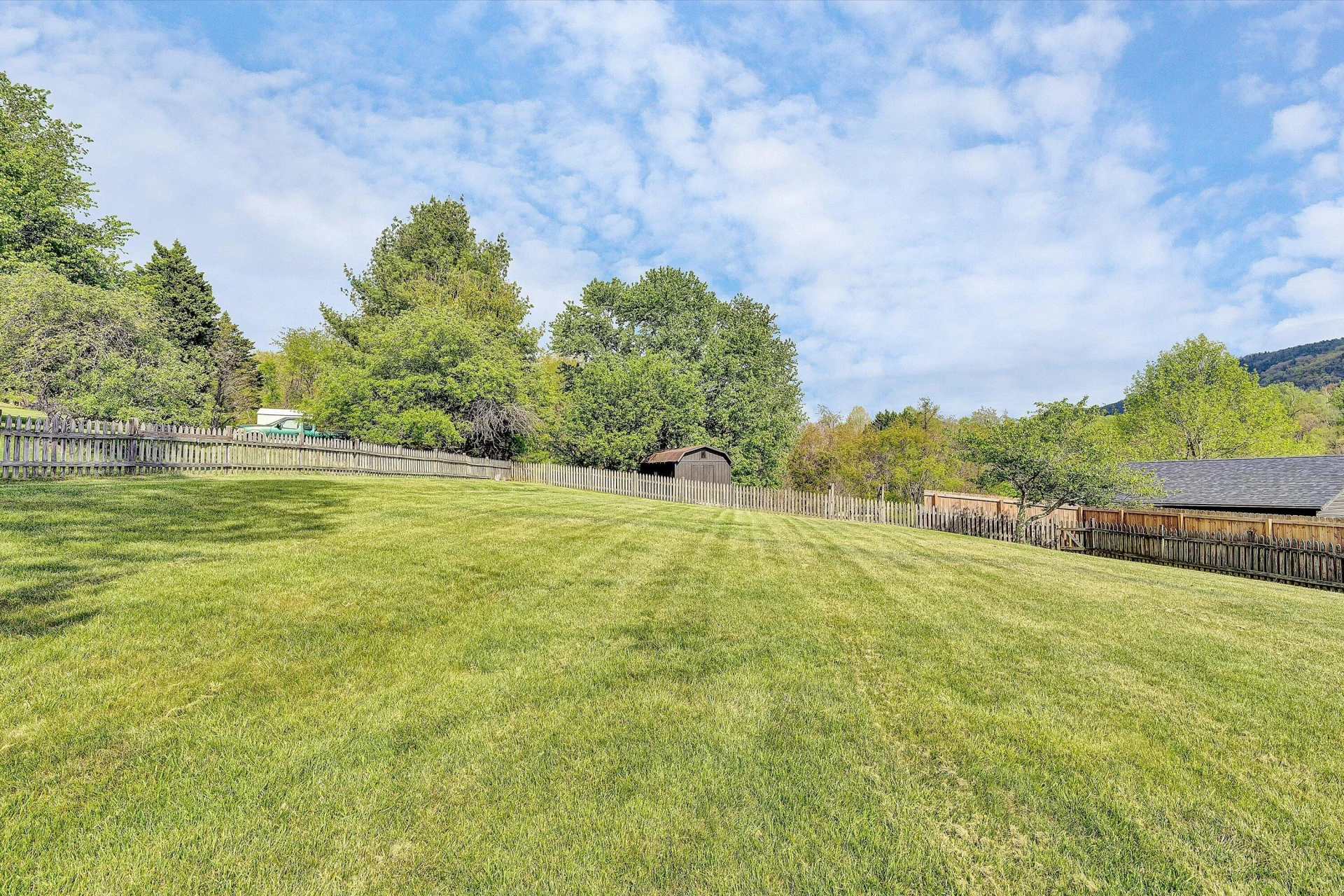 7835 Forest Edge DR - Photo 37