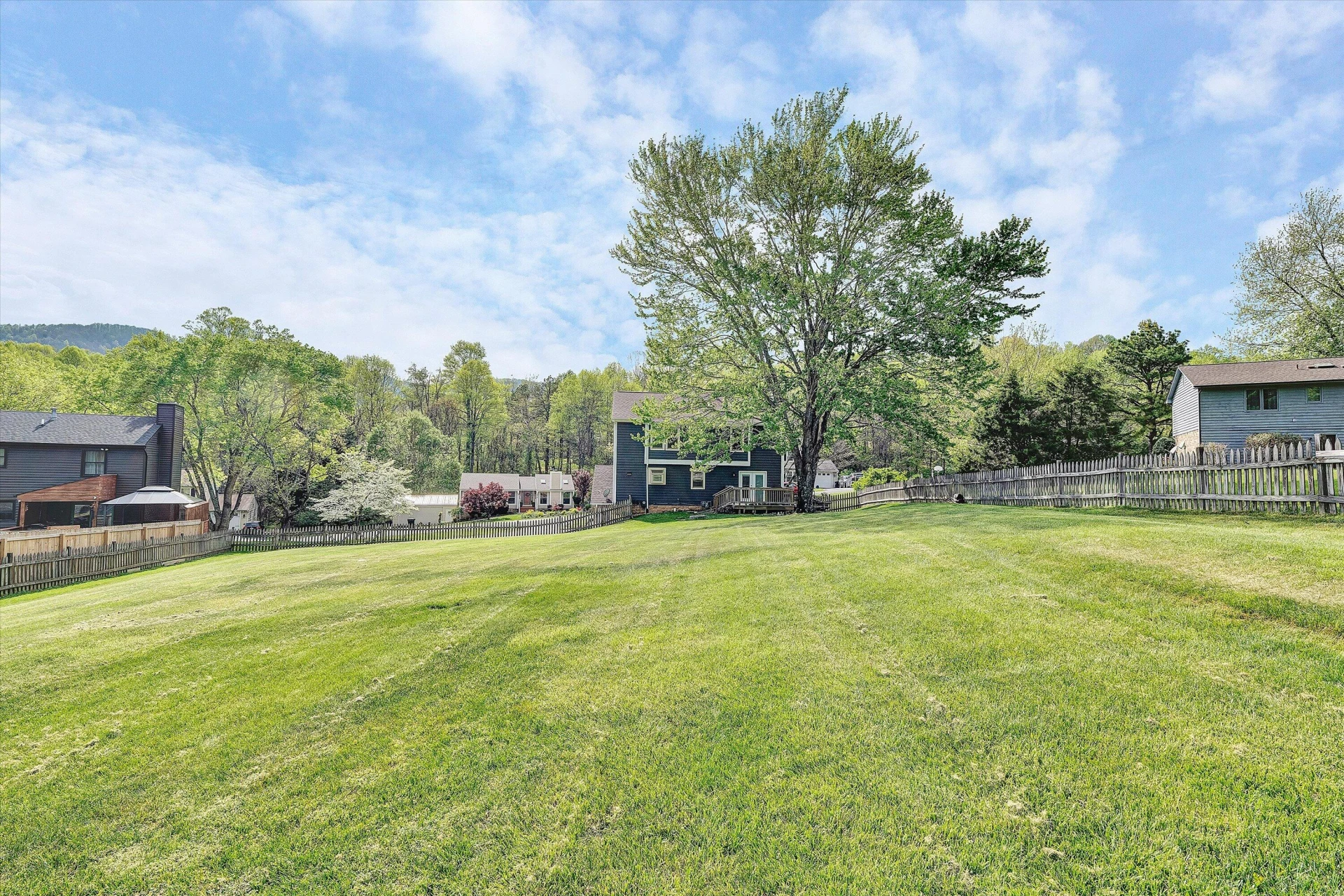 7835 Forest Edge DR - Photo 38