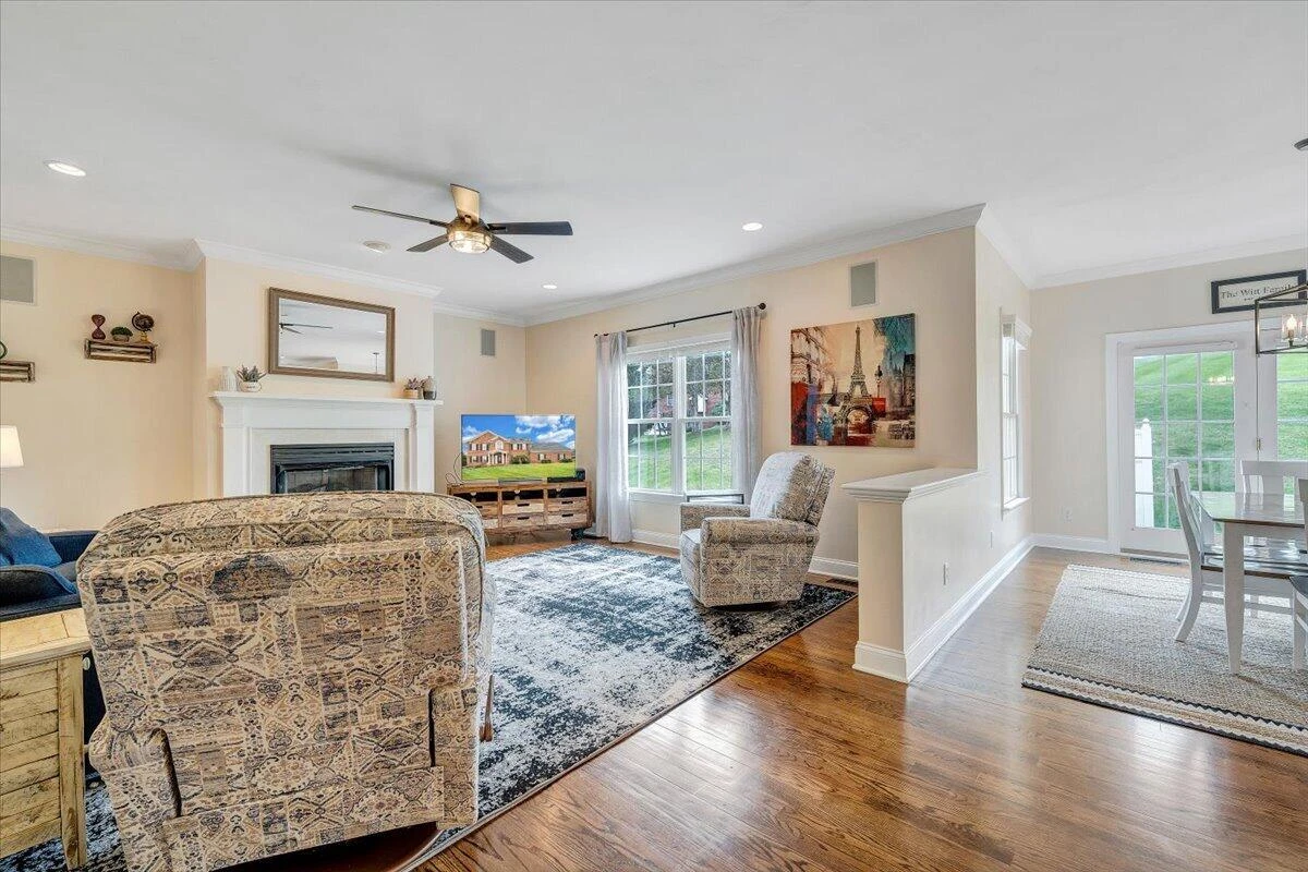 580 Scarlet DR - Photo 11