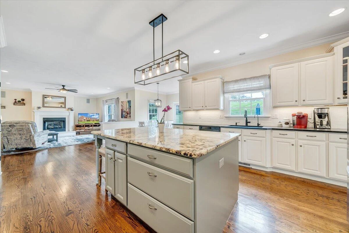 580 Scarlet DR - Photo 21