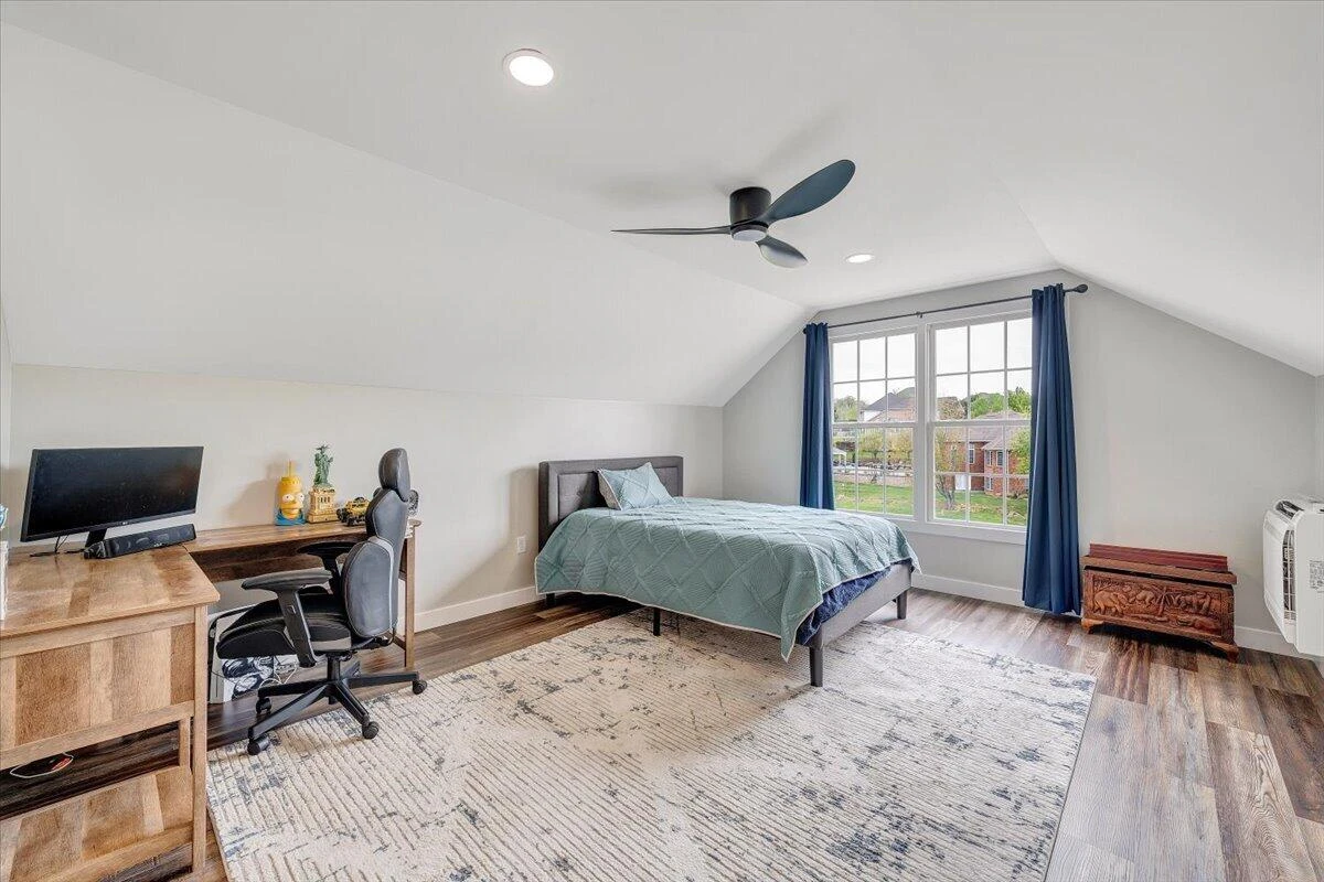 580 Scarlet DR - Photo 40