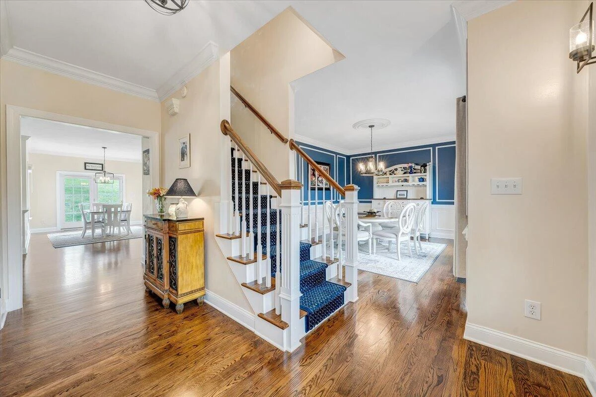 580 Scarlet DR - Photo 6