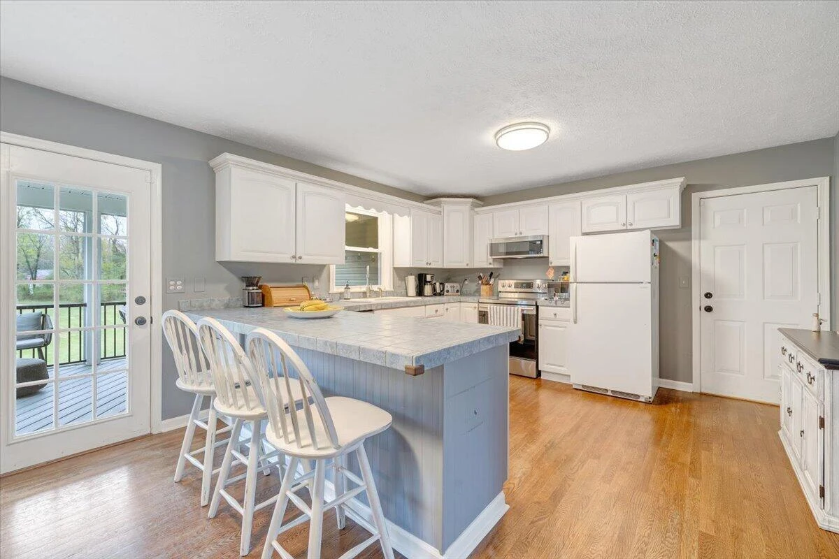 1111 Charmin DR - Photo 11