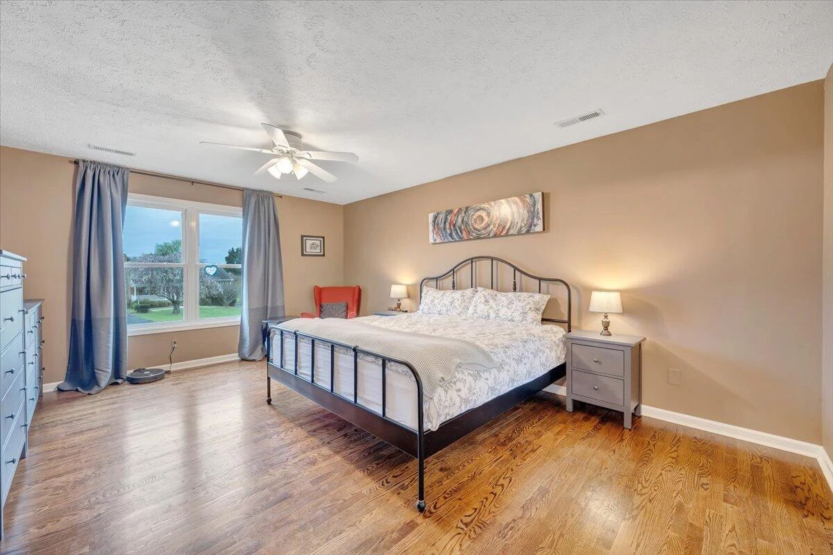 1111 Charmin DR - Photo 18