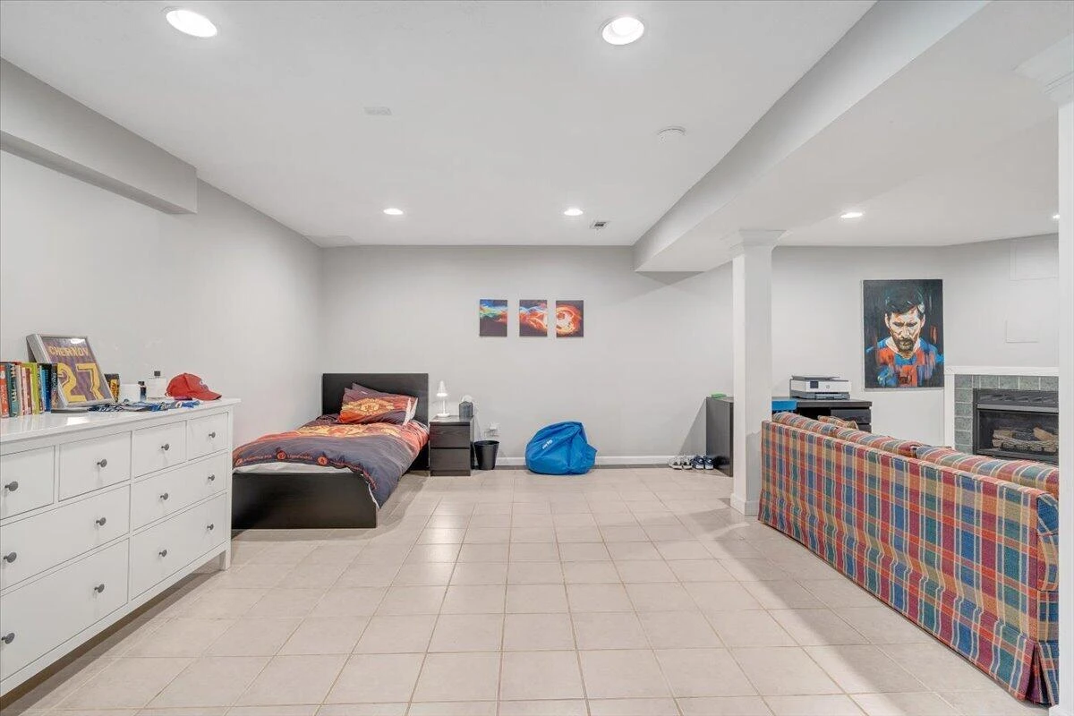 1111 Charmin DR - Photo 34