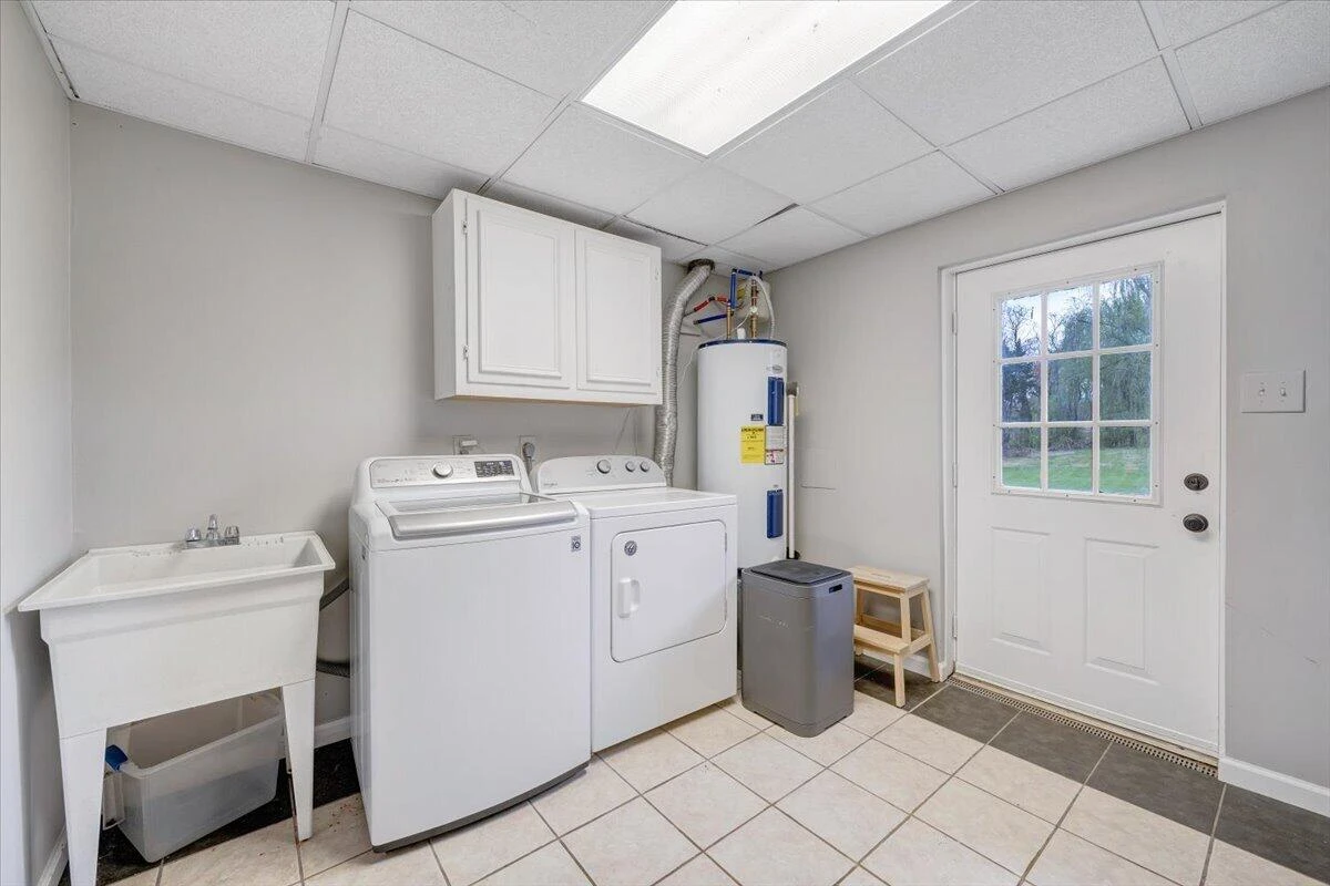 1111 Charmin DR - Photo 35