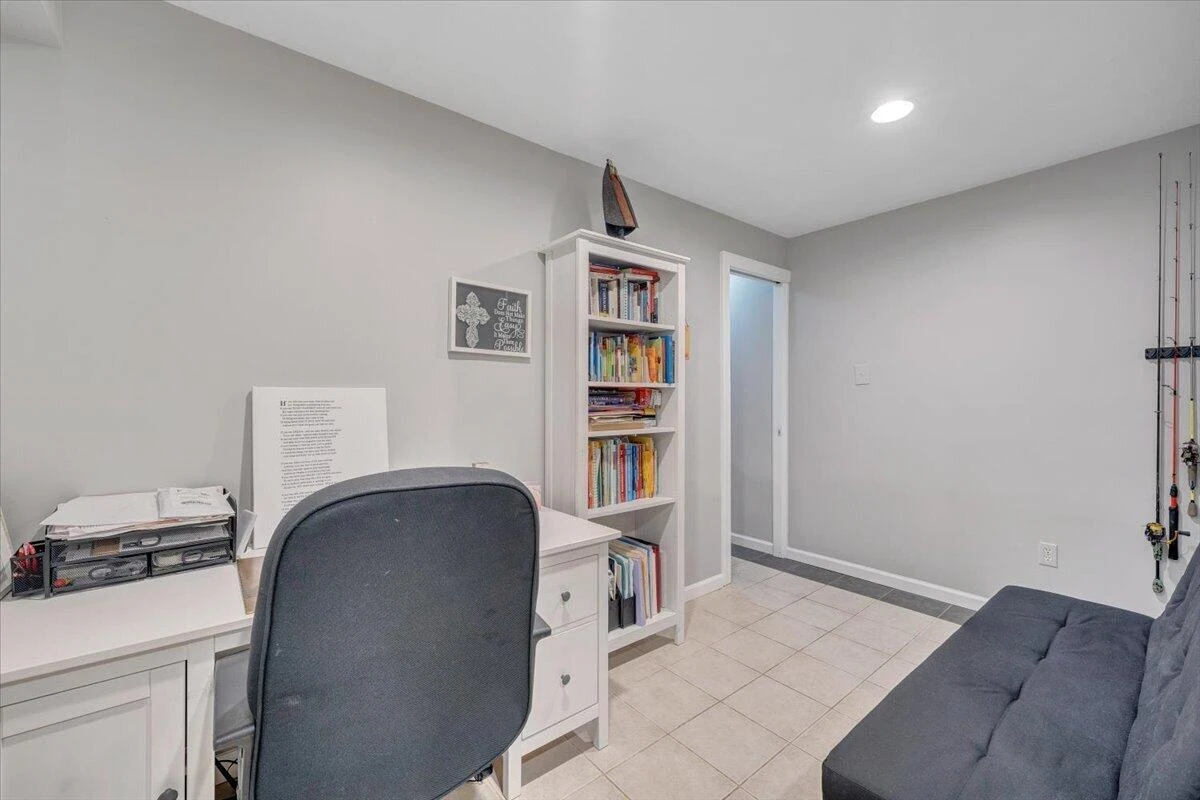 1111 Charmin DR - Photo 38