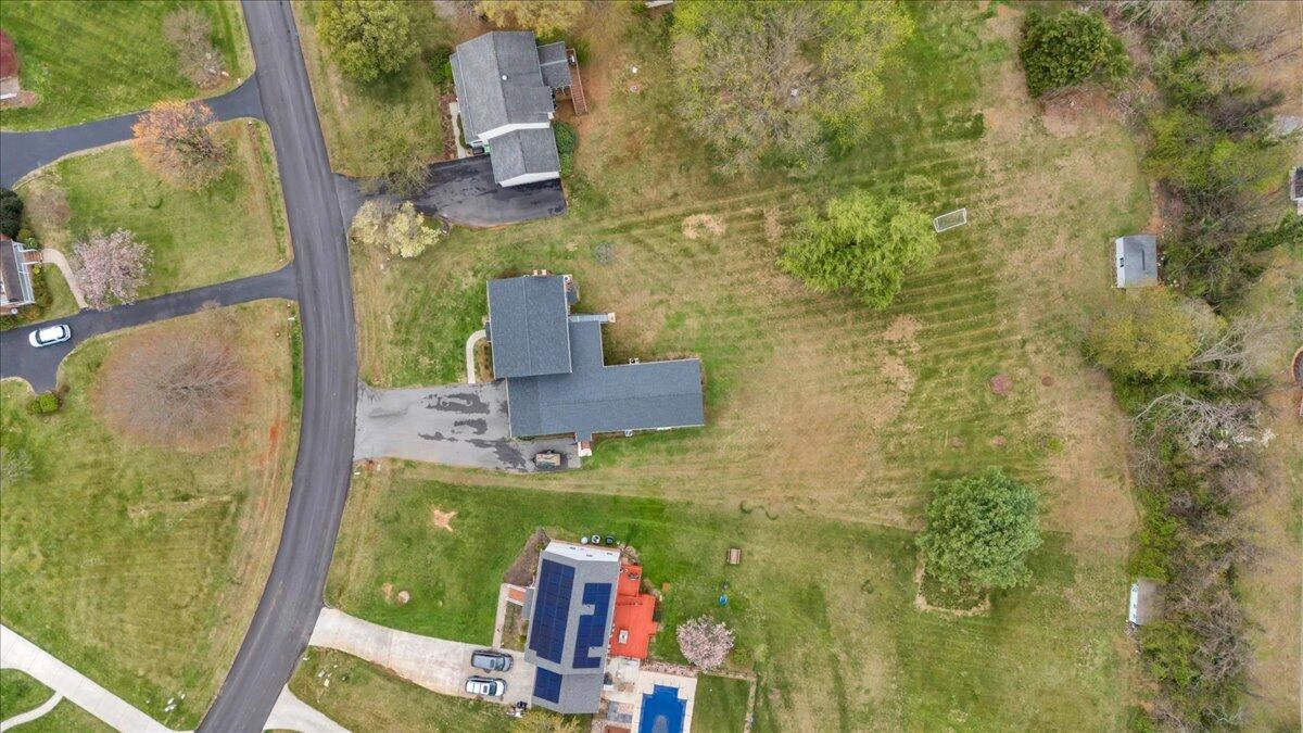 1111 Charmin DR - Photo 94