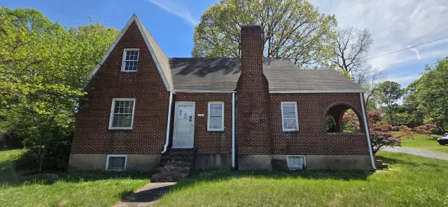 1037 Hardy RD