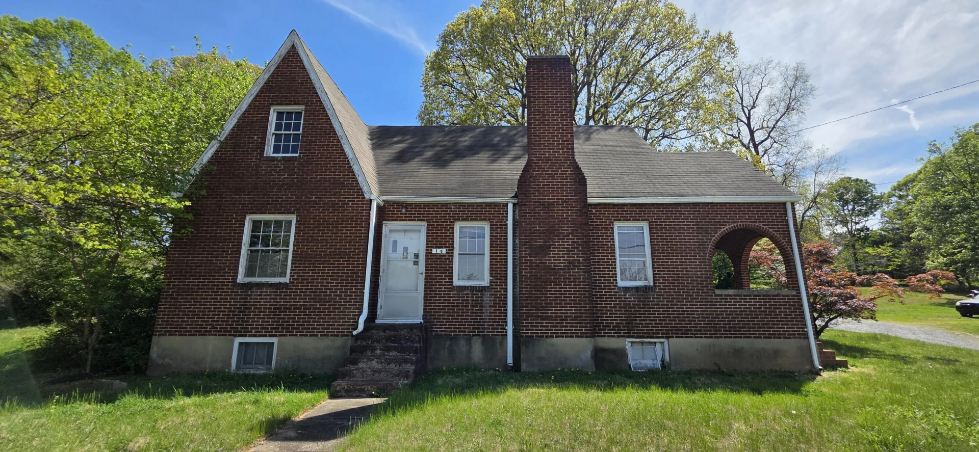 1037 Hardy RD