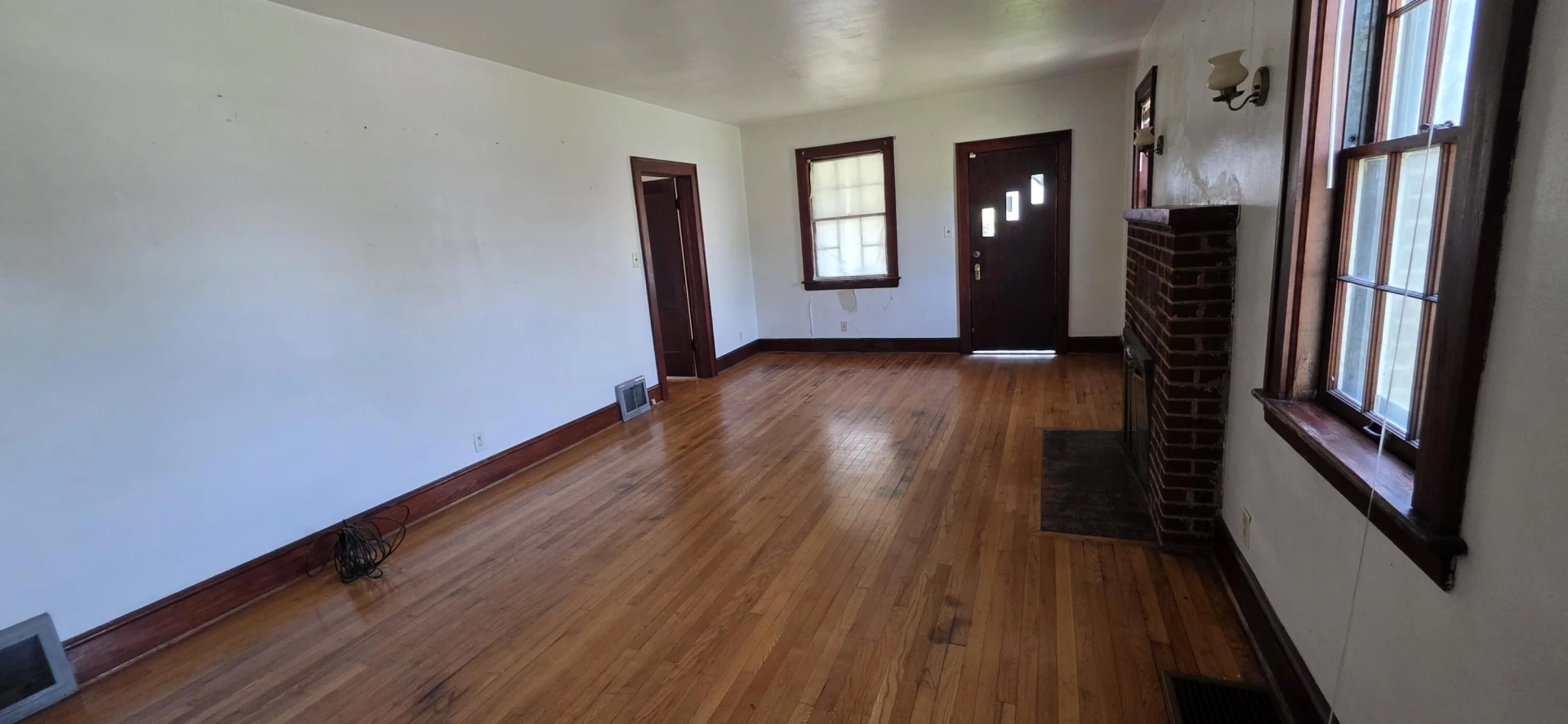 1037 Hardy RD - Photo 2