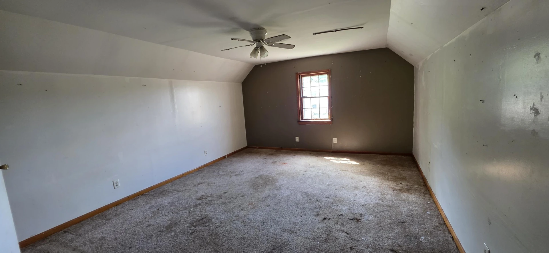 1037 Hardy RD - Photo 7