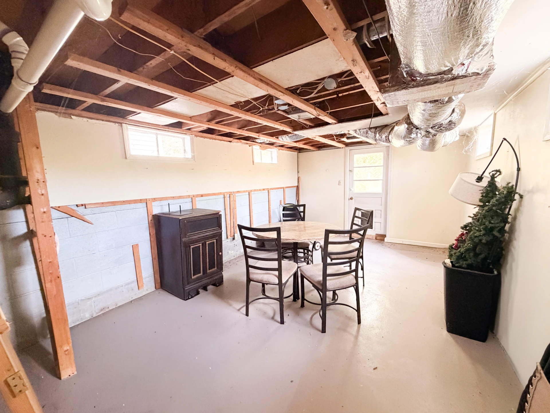 102 6Th ST - Photo 34