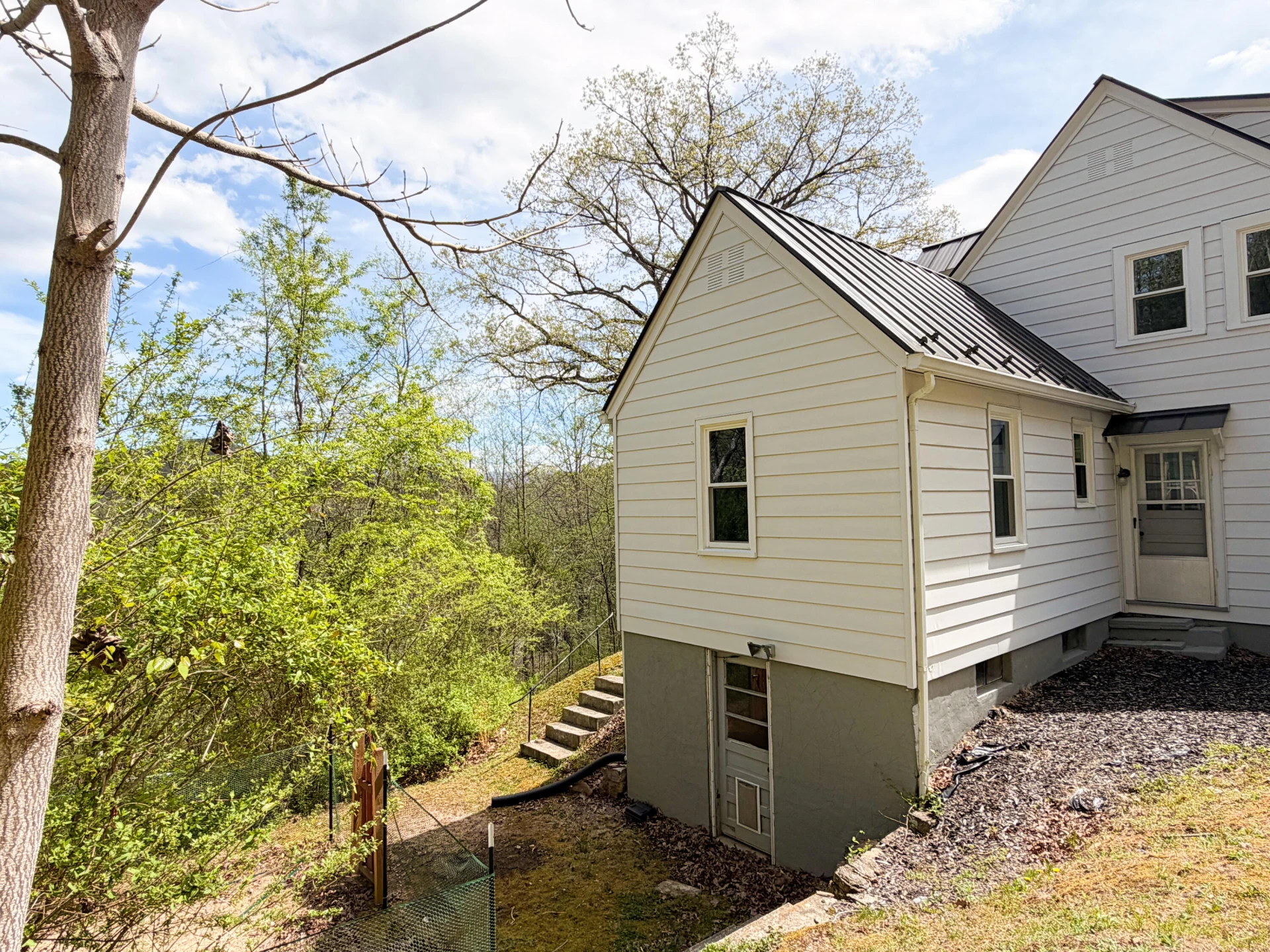 102 6Th ST - Photo 39