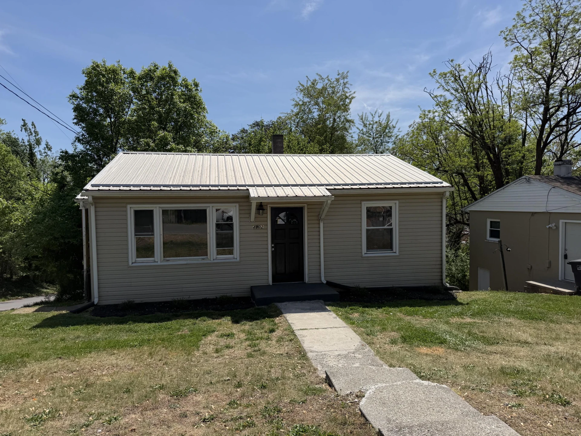 4202 Vermont AVE NW - Photo 2