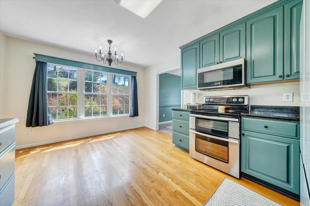 686 Pinehaven RD - Photo 13